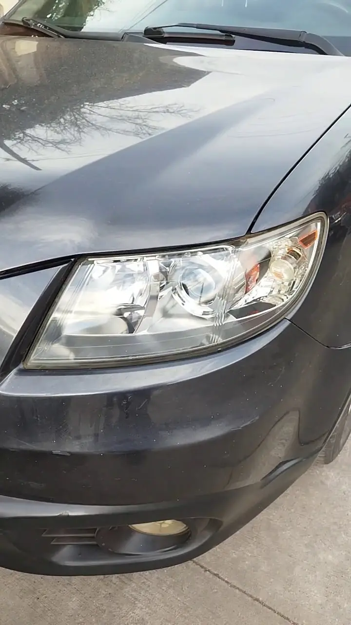 Foco cristalino y transparente después del pulido profesional en Vitacura, Santiago